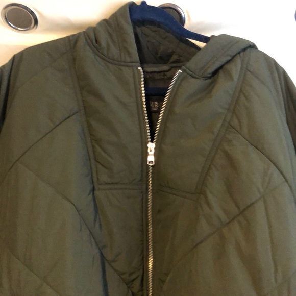 Banana Republic Hooded Quilted Poncho size L/XL - Picture 5 of 5